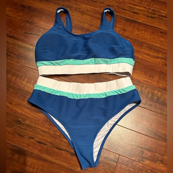 Cupshe Colorblock Bralette & Banded High Waist Bikini Set - Picture 5 of 7